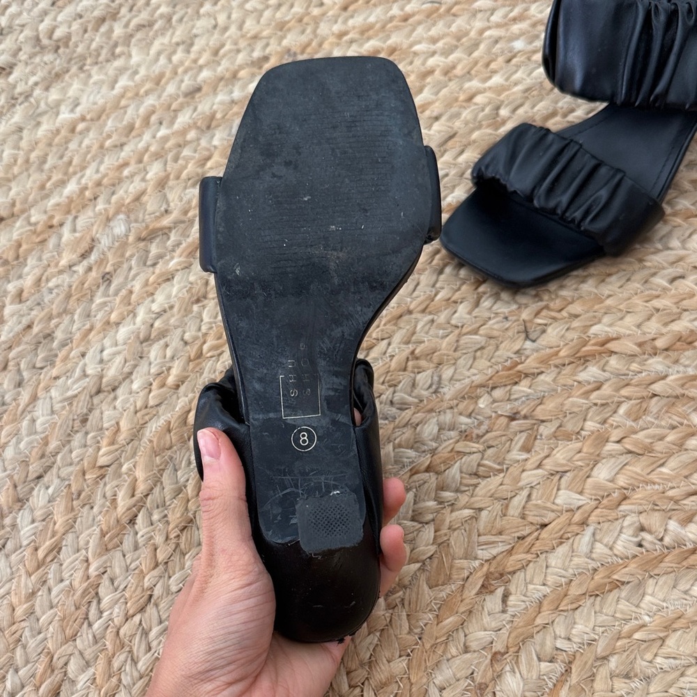 ShuShop Black Ruffled Heels - Picture 5 of 5